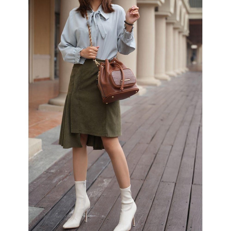 Azalea Bucket Bag – A Touch of Luxury