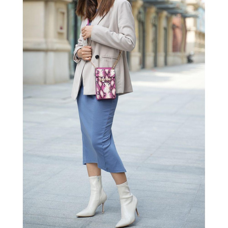 Yael Snake Embossed Vegan Leather Phone Crossbody Handbag: A Touch of Luxury